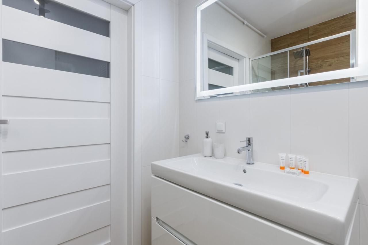 Apartment With Parking 500 M From The Sea By Noclegi Renters Мендзиводзе Екстериор снимка