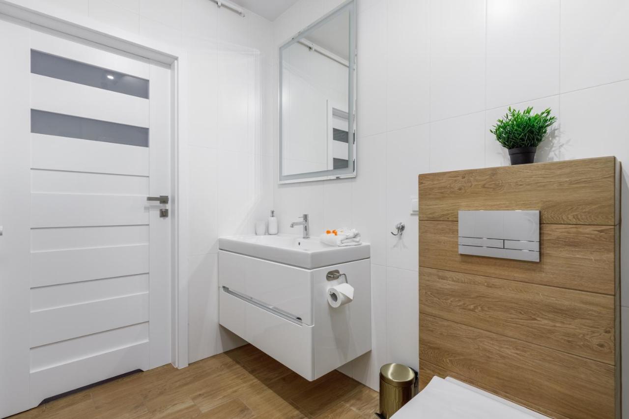 Apartment With Parking 500 M From The Sea By Noclegi Renters Мендзиводзе Екстериор снимка